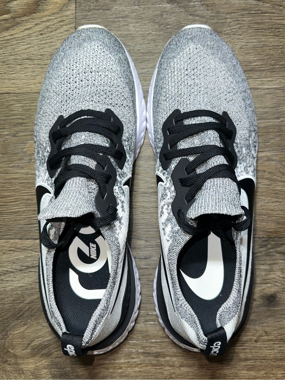 Nike Epic React Flyknit 2 “Oreo” - Picture 5 of 7